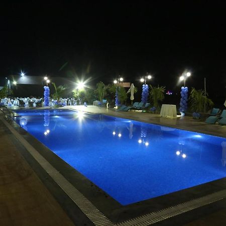 The Fern Residency Mundra Hotel Exterior foto